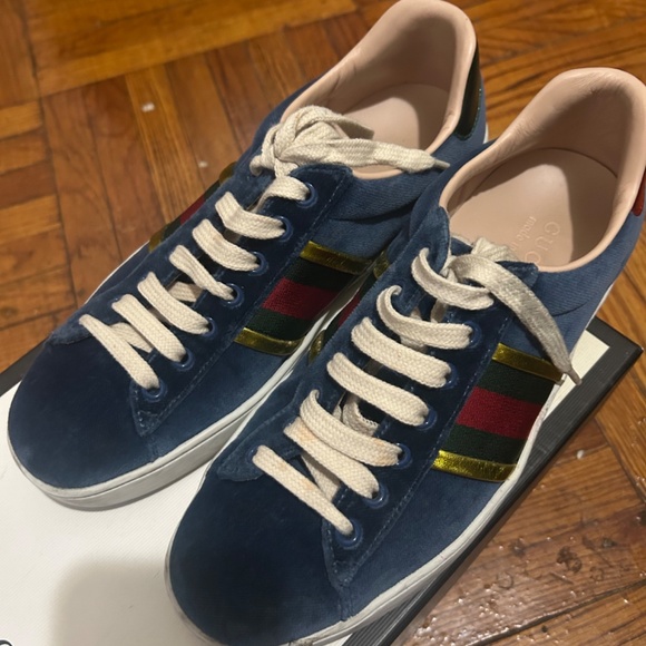 Gucci Sneakers - Picture 2 of 6